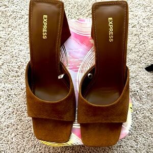 Express brown Mule peep toes
